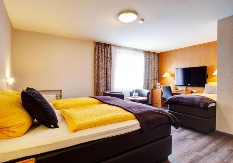 Standard Triple Room, Restaurant Zum Babbelnit