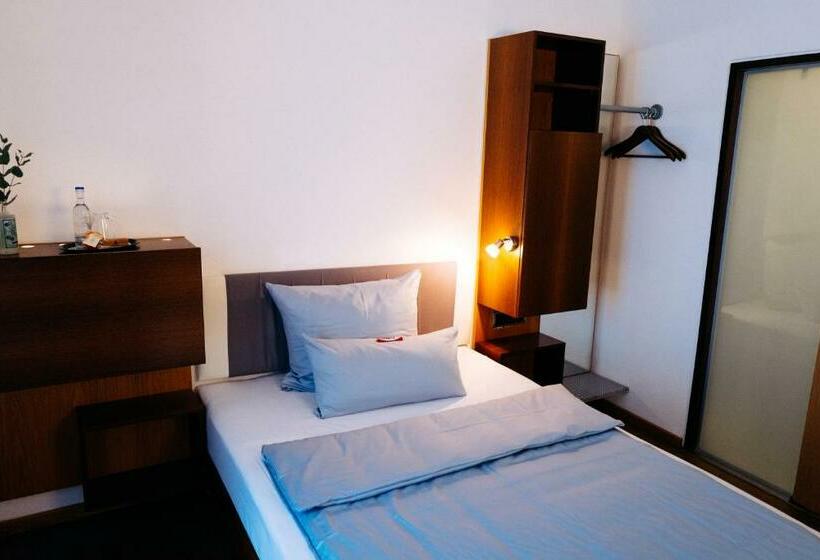 اتاق استاندارد یک نفره, Lint Hotel Köln