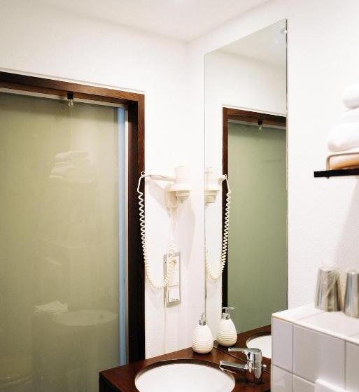 اتاق اکونومی, Lint Hotel Köln