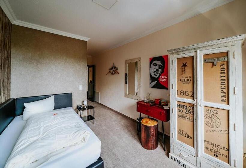 Номер Стандарт Индивидуальный, Robrooks Hotel Garni