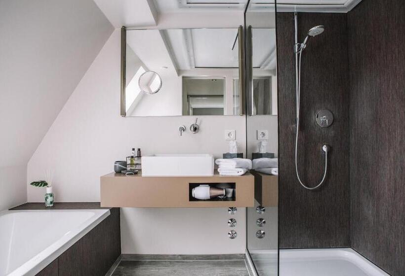 Люкс, Boutique Hotel Pfauen