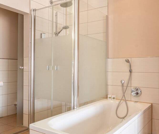 اتاق استاندارد با بالکن, Nordseehotel Kröger