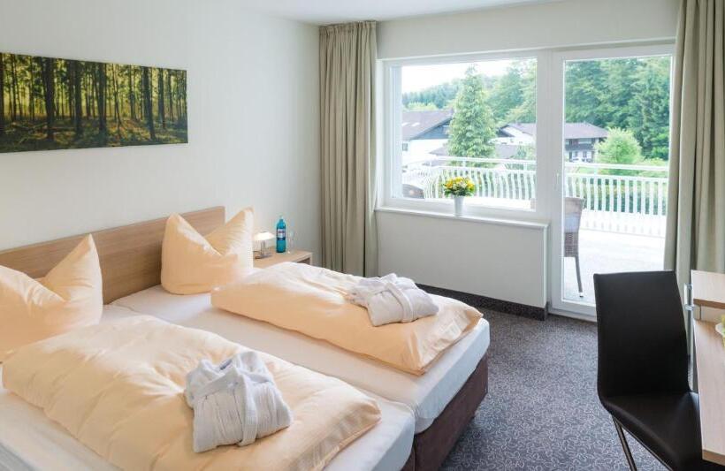 Номер Стандарт с Балконом, Landhotel Kristall