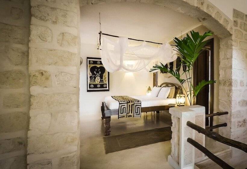 سوییت با چشم‌انداز دریا, The Charming Lonno Lodge Watamu