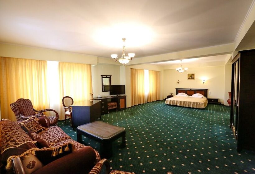 سوییت جونیور, Victoria