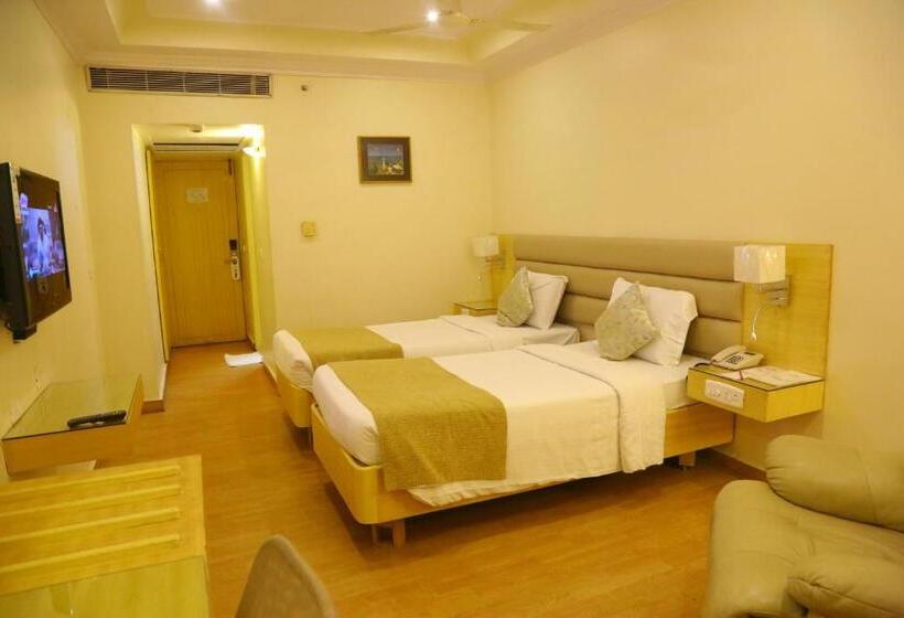 اتاق رویال, Royal Fort Hotel
