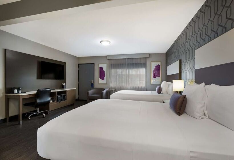 패밀리 룸, Sunset West Hotel, Surestay Collection By Best Western