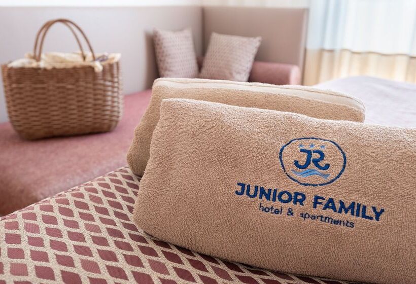 اتاق سوپریور, Junior Family
