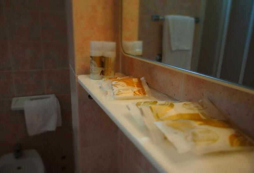 اتاق استاندارد چهار تخته, Loreto