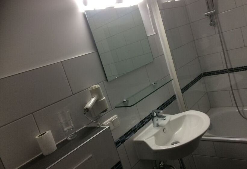 اتاق کلاسیک سه تخته, Zum Schnackel In Mainz