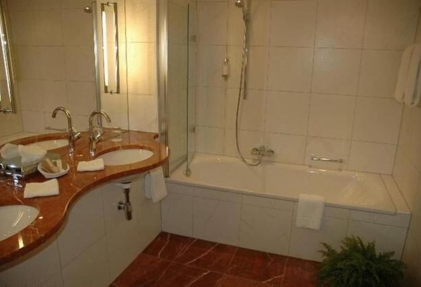 Четырехместный Номер Стандарт, Altstadthotel Messerschmitt