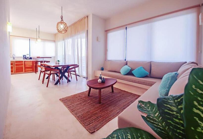 سوییت جونیور با بالکن, Casa Astral Luxury