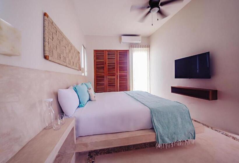 سوییت جونیور با بالکن, Casa Astral Luxury