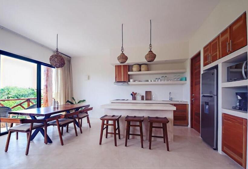 سوییت جونیور, Casa Astral Luxury