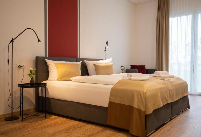 Апартаменты 1 Спальня Нижний Этаж, B Home Apart Hotel By Alpha