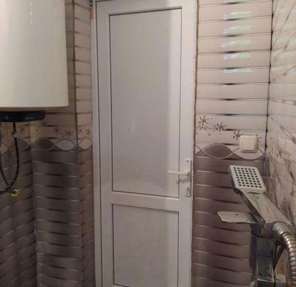 اتاق استاندارد, Gujejiani Guest House
