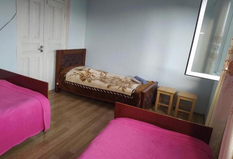 اتاق استاندارد, Gujejiani Guest House