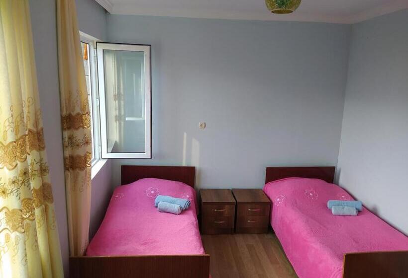 اتاق استاندارد, Gujejiani Guest House