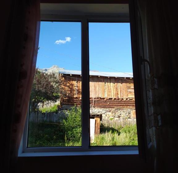 اتاق استاندارد, Gujejiani Guest House