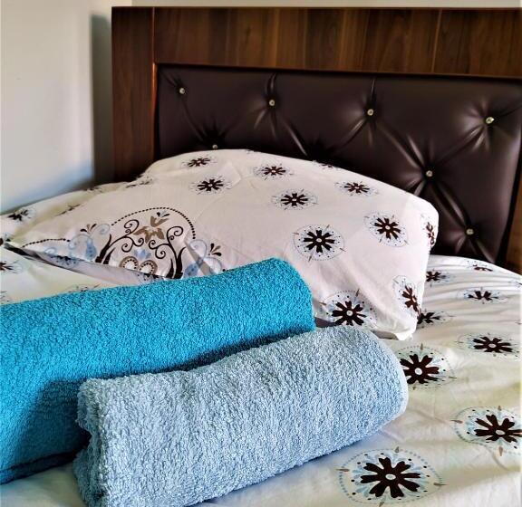 اتاق راحتی سه تخته, Gujejiani Guest House