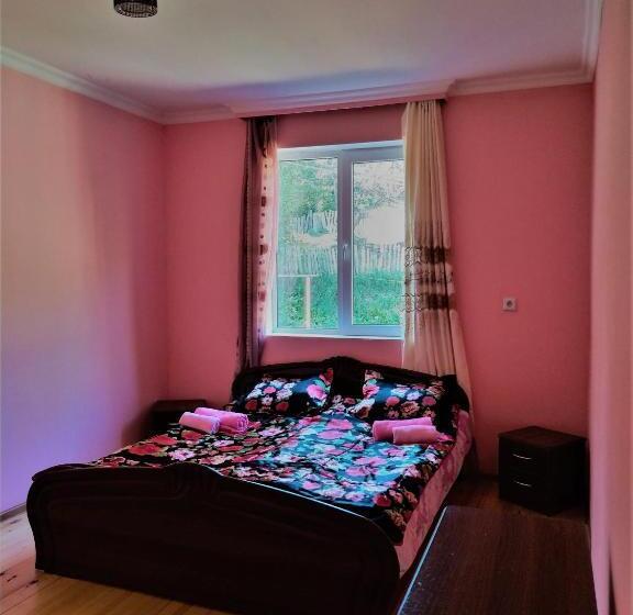 اتاق استاندارد, Gujejiani Guest House