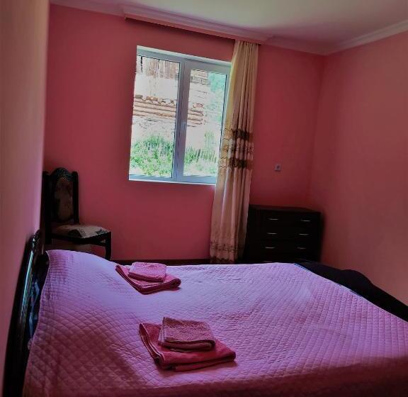 اتاق استاندارد, Gujejiani Guest House