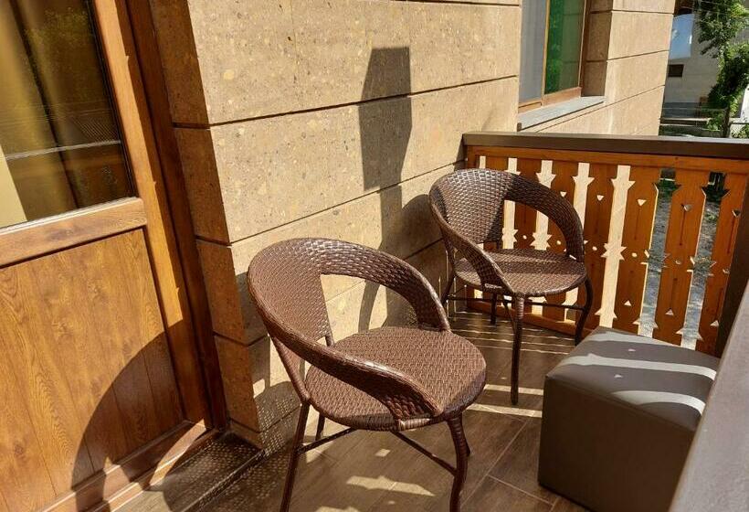 Номер Стандарт с Балконом, Van Guesthouse