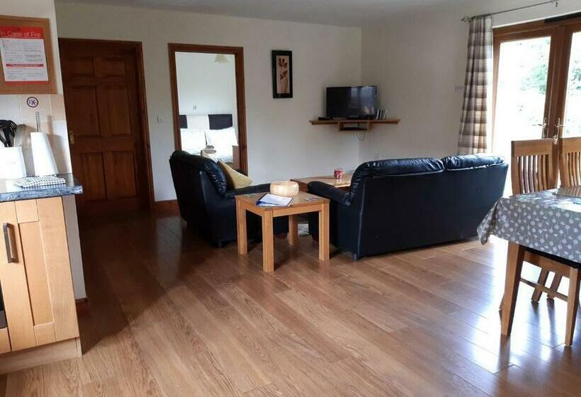 Дом 2 Спальни, Heartsease Lodges