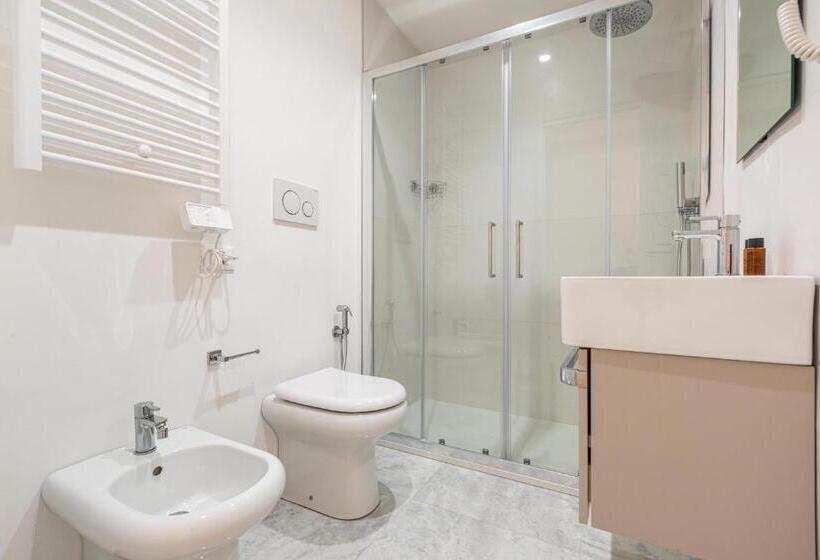 Quarto Familiar, Krono Relais