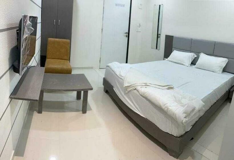 اتاق کلاسیک سه تخته, Pop 91562  Park Palace
