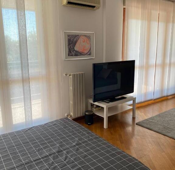 اتاق استاندارد چهار تخته, Bedandbreakfast Eni Torri Lombarde San Donato Bbqueen