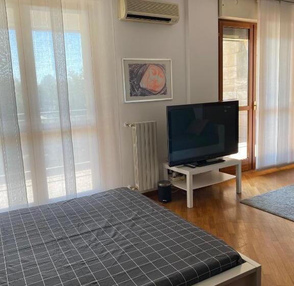 اتاق استاندارد چهار تخته, Bedandbreakfast Eni Torri Lombarde San Donato Bbqueen