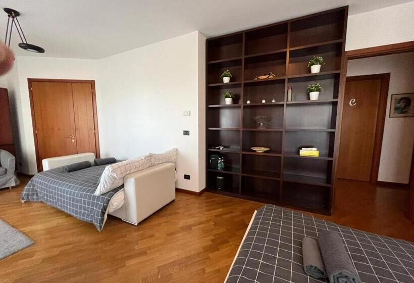 اتاق استاندارد چهار تخته, Bedandbreakfast Eni Torri Lombarde San Donato Bbqueen