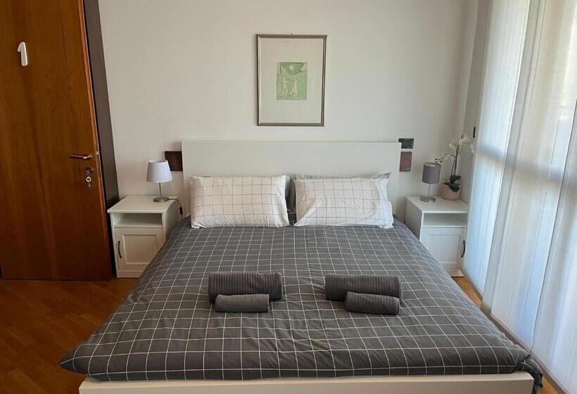 اتاق استاندارد چهار تخته, Bedandbreakfast Eni Torri Lombarde San Donato Bbqueen