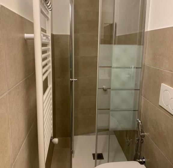 اتاق استاندارد چهار تخته, Bedandbreakfast Eni Torri Lombarde San Donato Bbqueen
