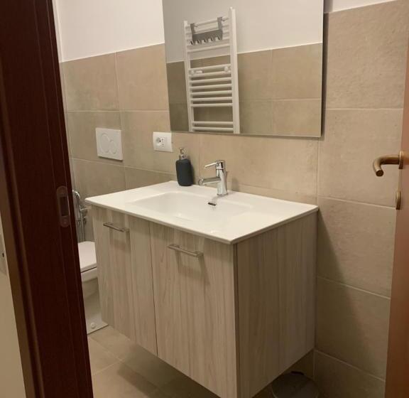 اتاق استاندارد چهار تخته, Bedandbreakfast Eni Torri Lombarde San Donato Bbqueen