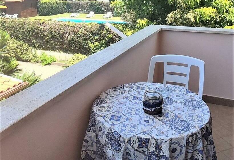 اتاق استاندارد با بالکن, B&b Di Girolamo