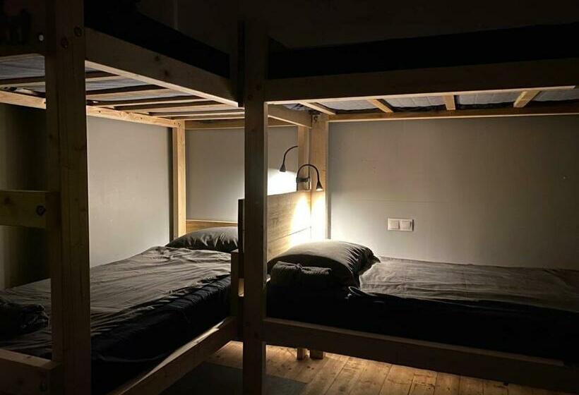 تختخواب در اتاق مشترک, Boutique Hostel Cesis X
