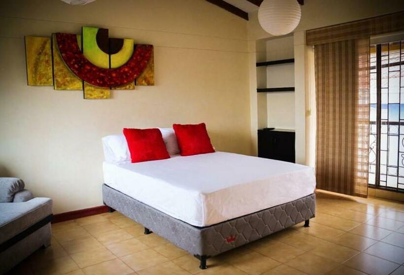 اتاق استاندارد با بالکن, The Canarys Hostal