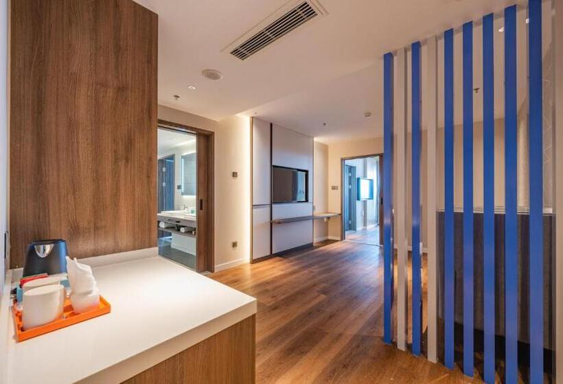 سوئیت 2 خوابه, Holiday Inn Express Huludao Seaview By Ihg