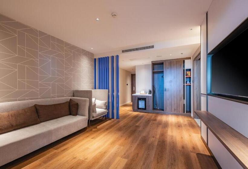 سوئیت 2 خوابه, Holiday Inn Express Huludao Seaview By Ihg