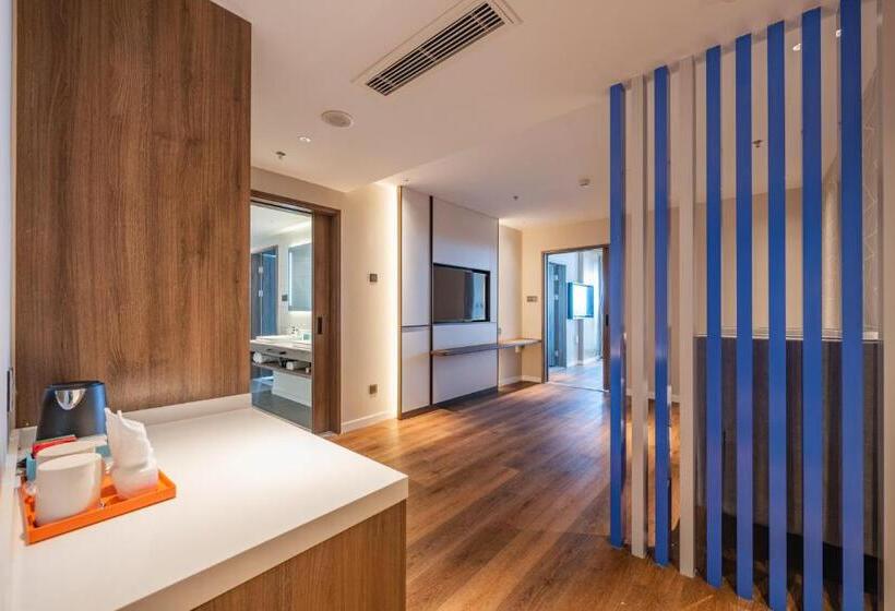 سوئیت 2 خوابه, Holiday Inn Express Huludao Seaview By Ihg