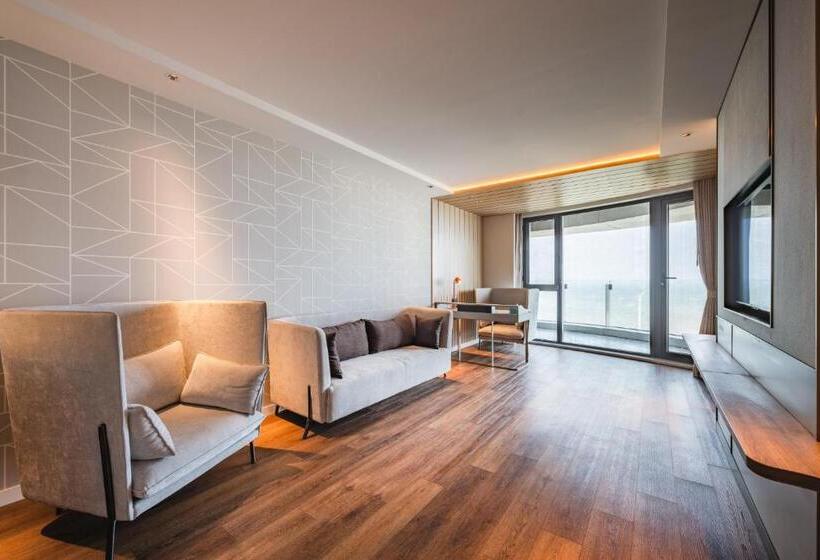 سوئیت با تخت بزرگ, Holiday Inn Express Huludao Seaview By Ihg