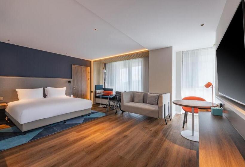 اتاق استاندارد با تخت بزرگ برای معلولان, Holiday Inn Express Huludao Seaview By Ihg