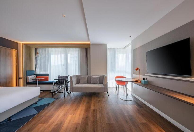 اتاق استاندارد با تخت بزرگ برای معلولان, Holiday Inn Express Huludao Seaview By Ihg