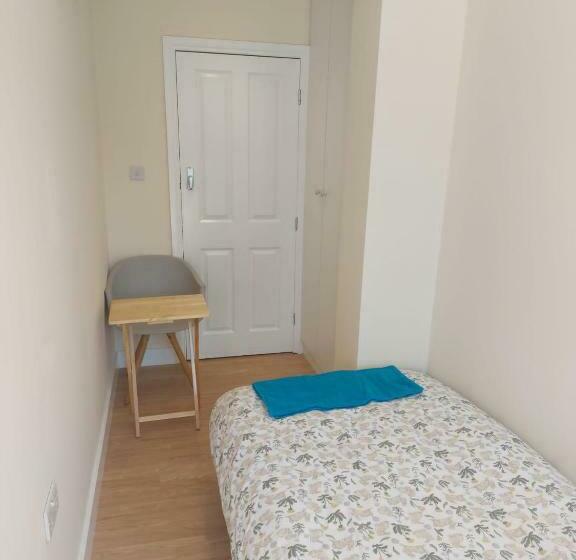 Номер Стандарт Индивидуальный, Vibrant Single Room Only For One Adult