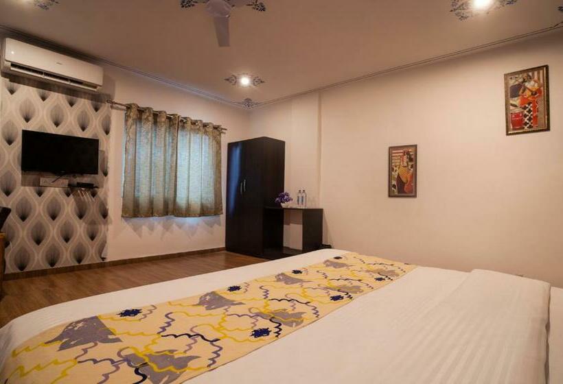 デラックスルーム, Tripli Hotels Arunoday Palace