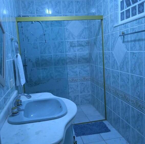 Quarto Familiar, Acomodações Anfitriã