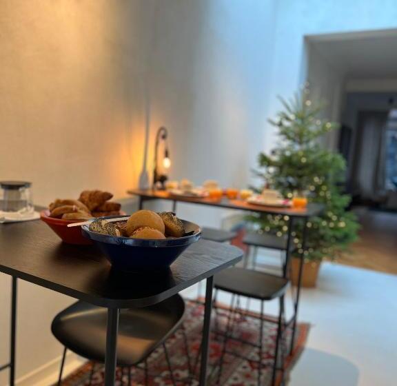 اتاق لوکس, Maison Georges