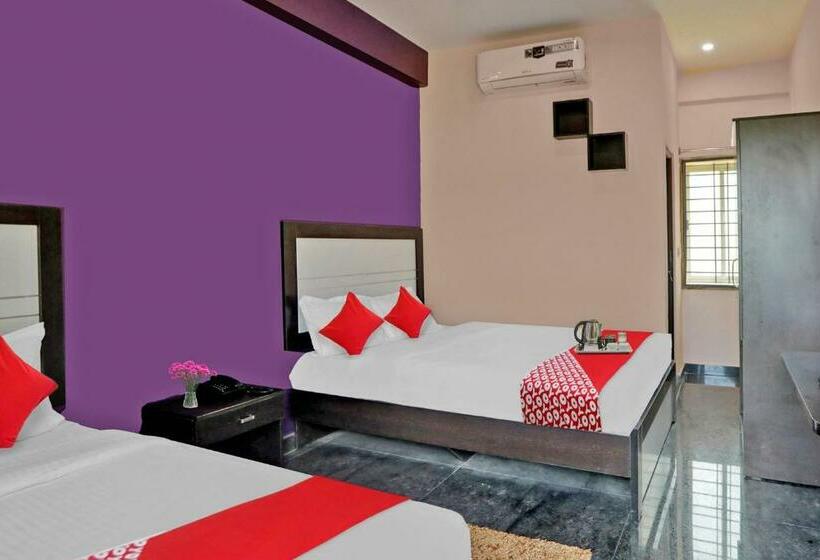 اتاق کلاسیک سه تخته, Flagship 93452 The Runway Inn Resort